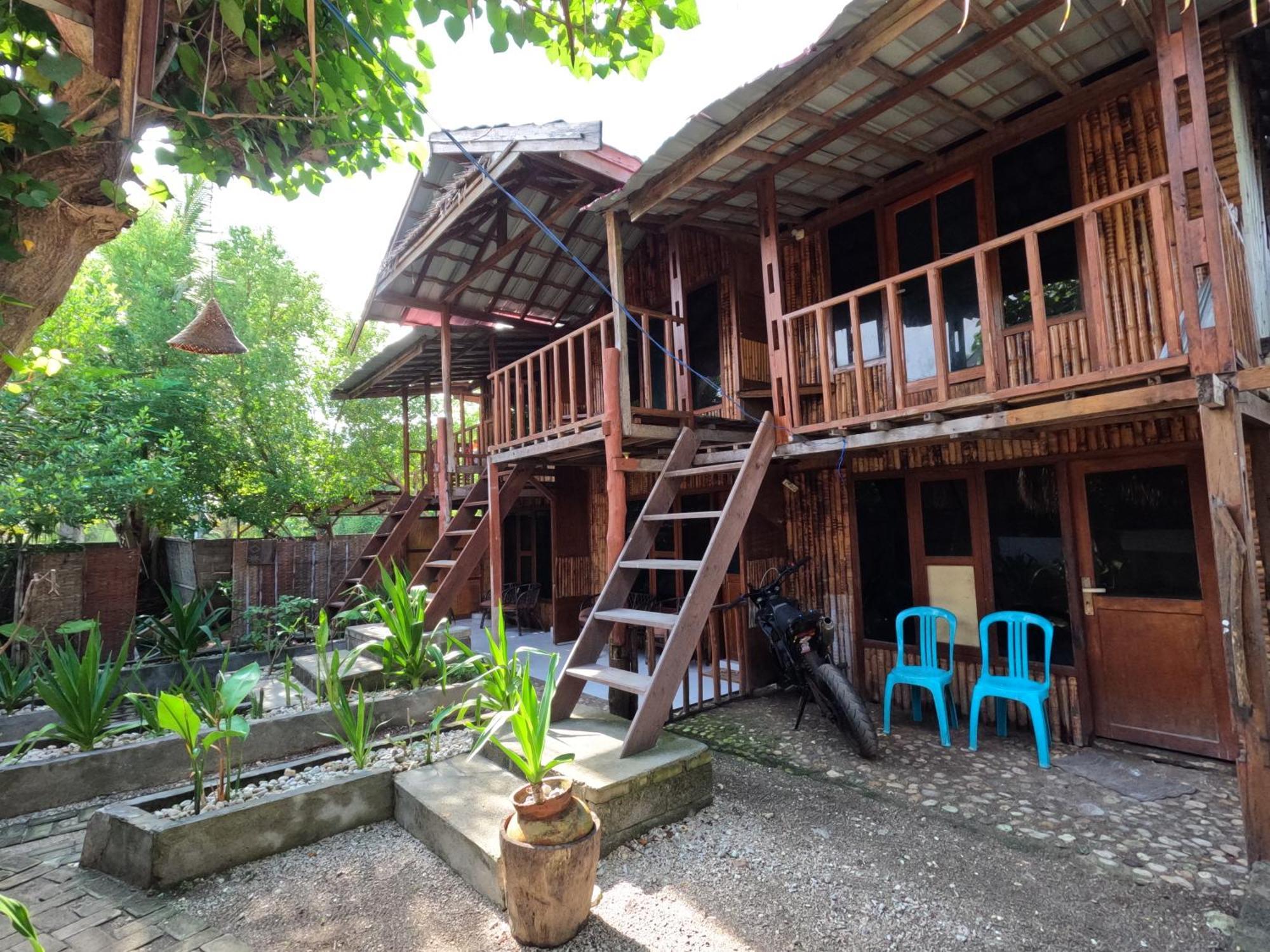 Maryan Moyo Bungalows & Resto Moyo Island Exterior photo